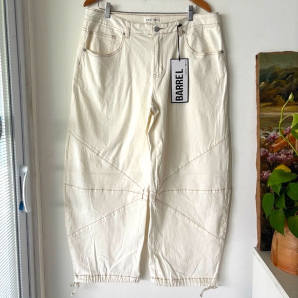 Almost Famous Women’s Barrel Drawstring  Hem Pants Size L - Picture 2 of 10